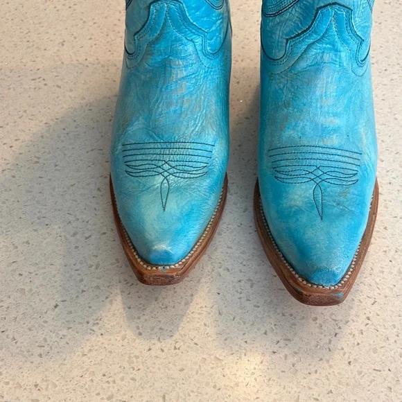 Circle G Turquoise Western Cowboy Boots - Picture 9 of 11
